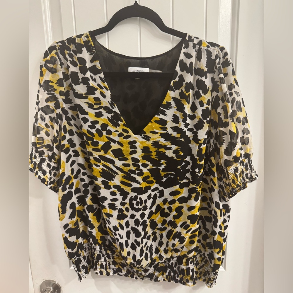 Calvin Klein XL Black/Gold/White Animal Print Top
